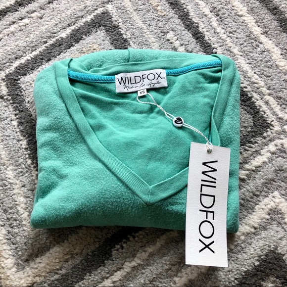 WILDFOX Baggy Beach Jumper Deep V Knit Pullover - Picture 11 of 16